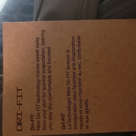 Nike women's sport bra - Picture 7 of 7